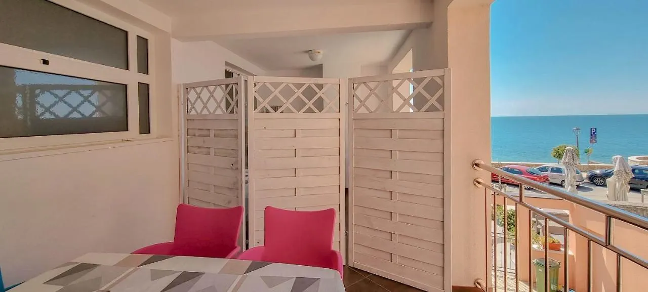 Libera Three Apartment Novigrad  Croatia