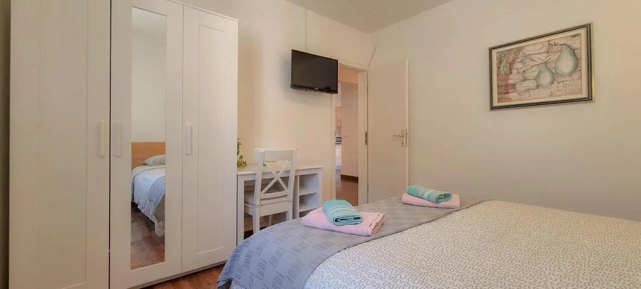 Libera Three Apartment Novigrad